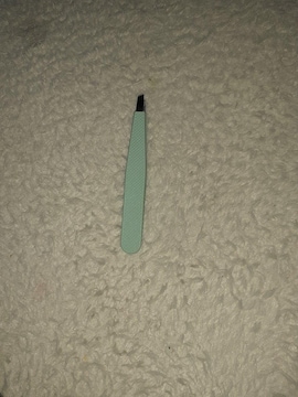 є