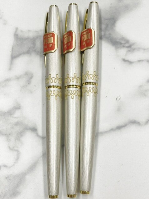 PILOT NM y K143{Zbg 