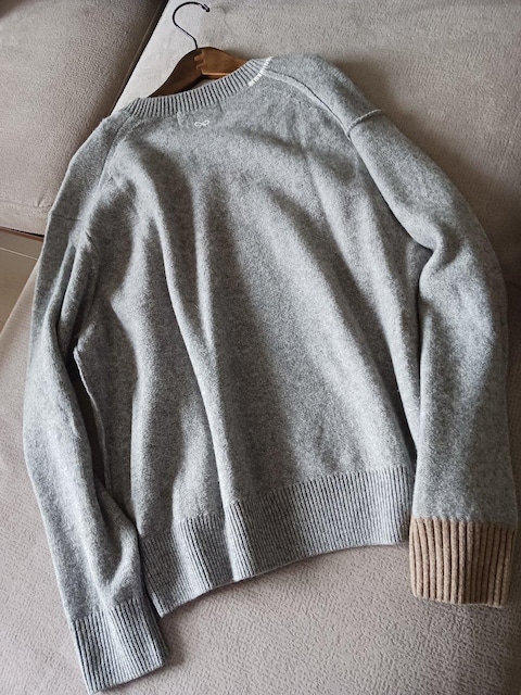 UNIQLO~ANYA/jbgCgO[̐Vijbg