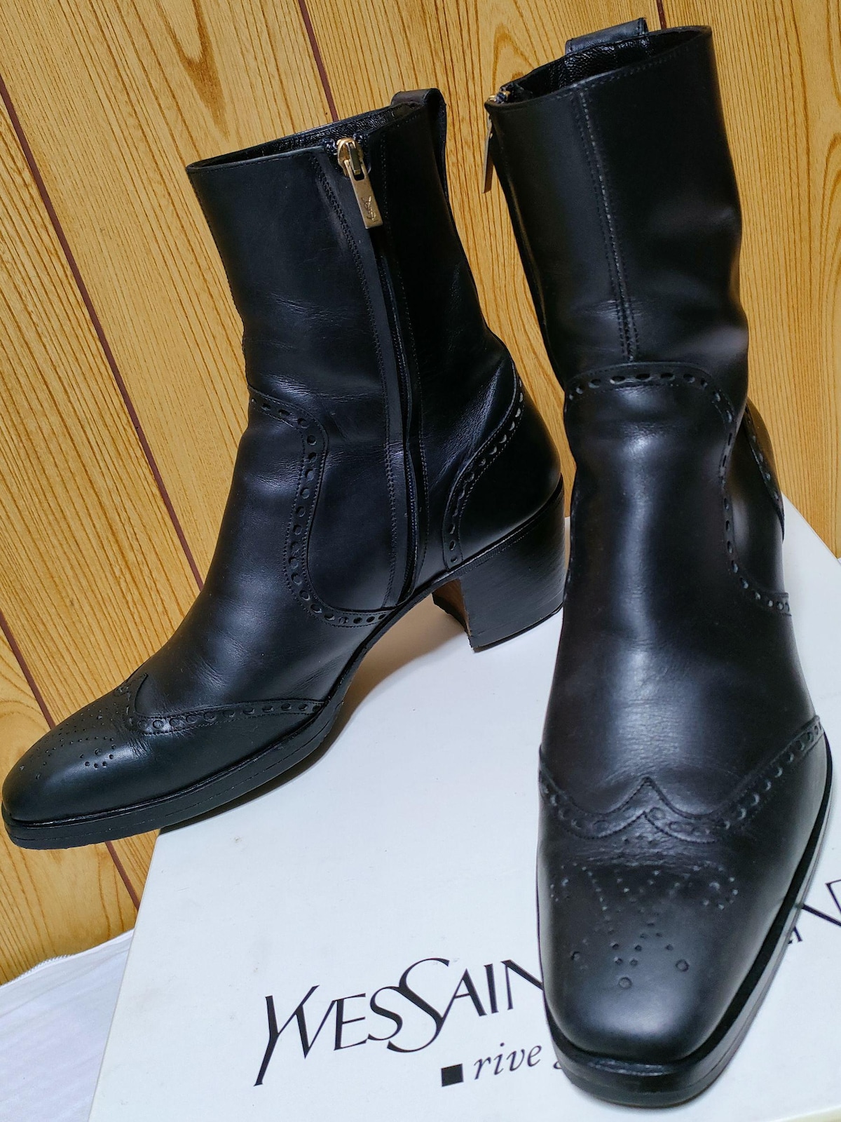 正規レア イヴサンローラン YSL メダリオン ジョニー ブーツ 黒