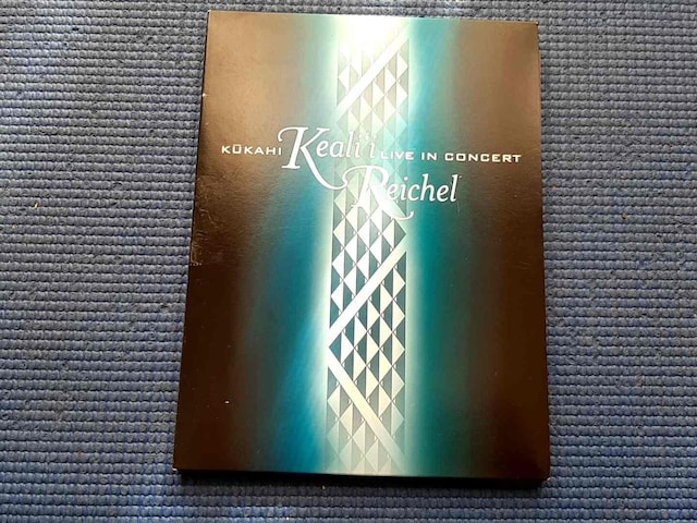 DVD Kealii Reichel Kukahi~Live In Cocert   CD/DVD/rfI 