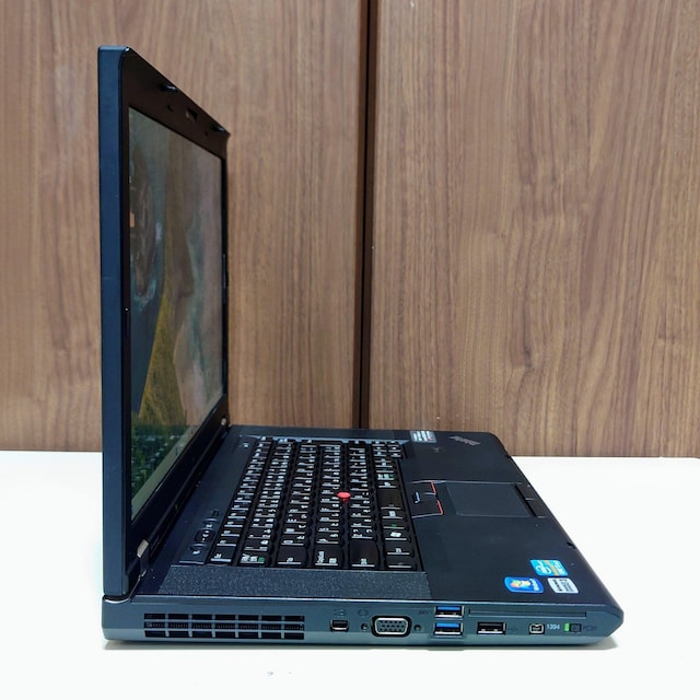 Lenovo ThinkPad Corei7 16GB ViSSD512GB DVD WebJ OtBbN{[h  PC{/Ӌ@ 