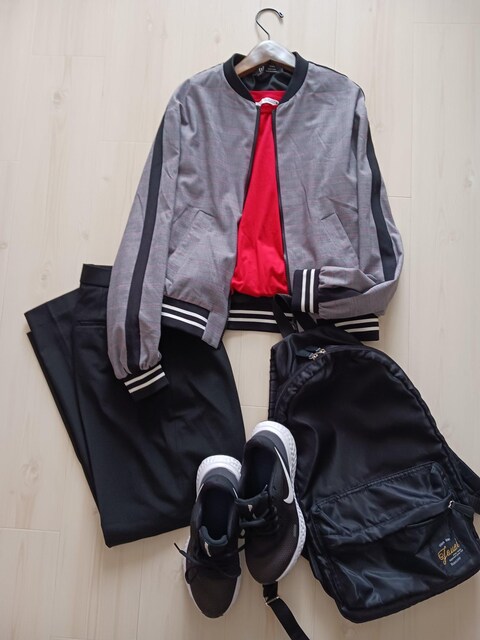 ZARA/trfO`FbNƃmg[̏HFAE^[ 