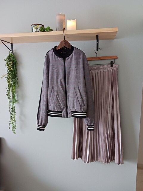 ZARA/trfO`FbNƃmg[̏HFAE^[