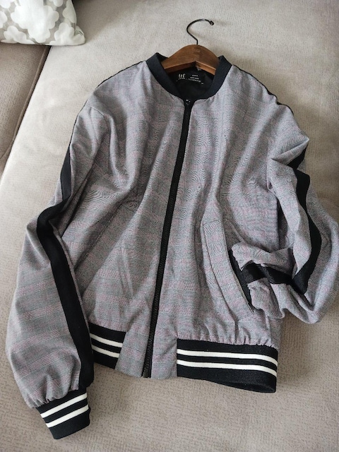 ZARA/trfO`FbNƃmg[̏HFAE^[