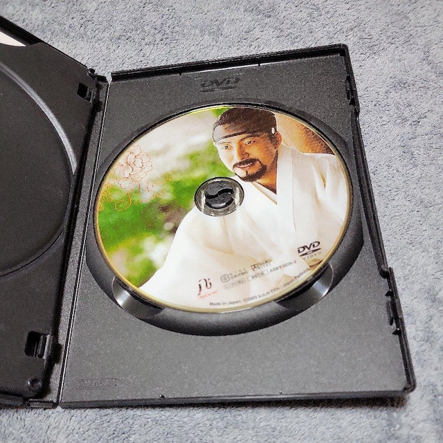 XL_yEW  CD/DVD/rfI 