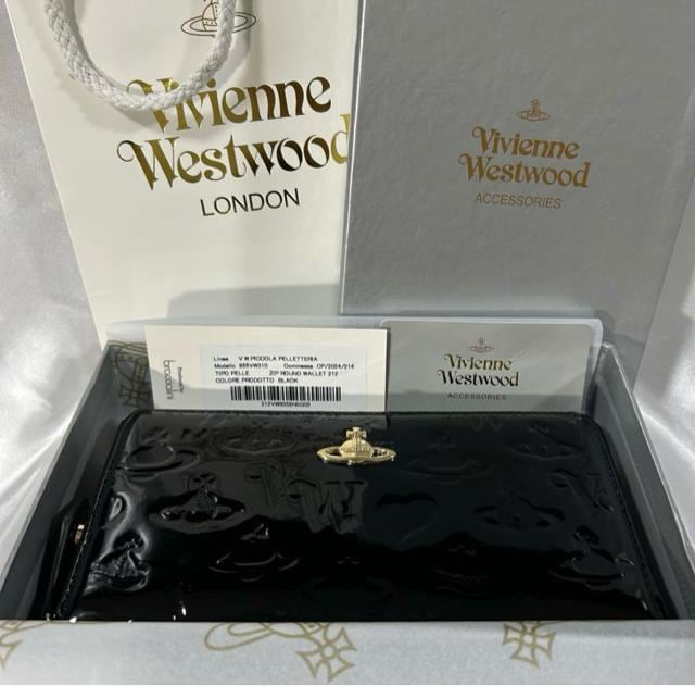 Vivienne Westwoodz@GiubN  uh 