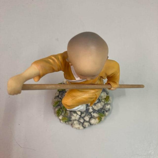 銅細工   カンフー坊主置物   装飾品   工芸品 美術品 未使用 中国の武道少年 置物 少林寺カンフーアート僧棒付き