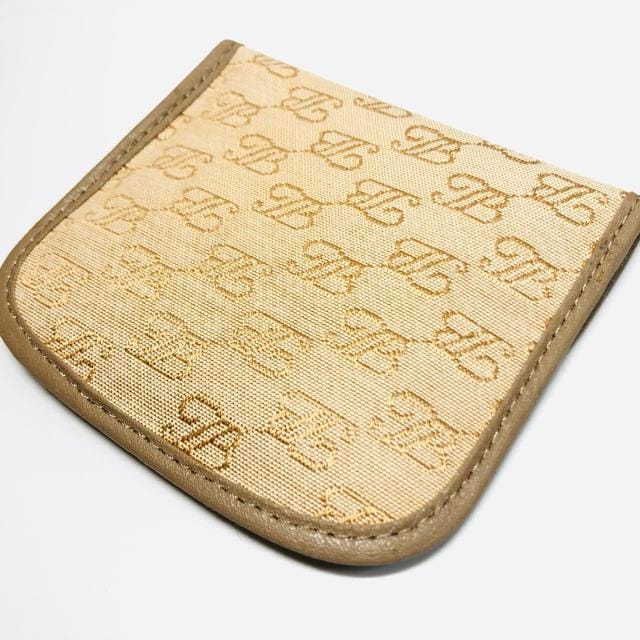 TRES BELLE gx[@WG[|[`@P[X@lbNX  t@bV 