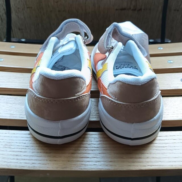 Vi 22.5cm fB[X Xj[J[ zCg V[Y C [Jbg  t@bV 