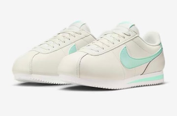 NIKE Rebc U[