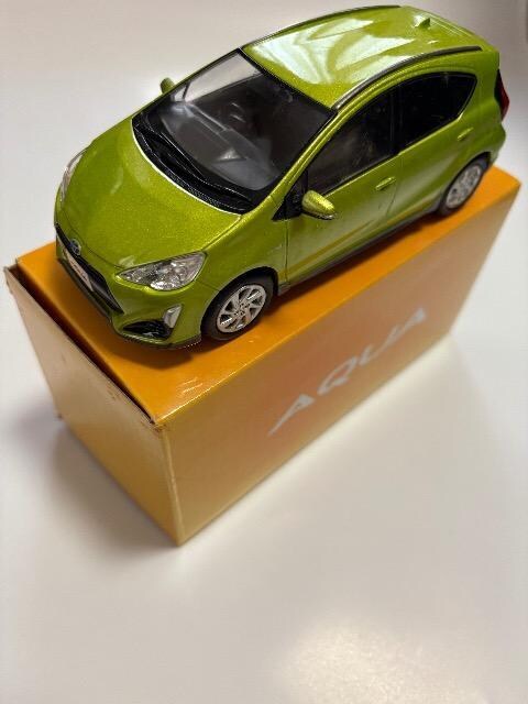 TOYOTA AQUA @P^30 tgpflesh Green fB[[񔄕i   zr[ 