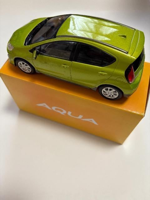 TOYOTA AQUA @P^30 tgpflesh Green fB[[񔄕i  zr[ 