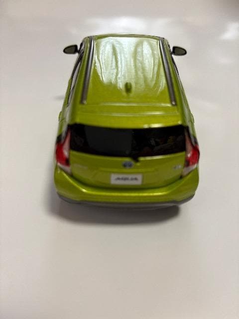 TOYOTA AQUA @P^30 tgpflesh Green fB[[񔄕i  zr[ 