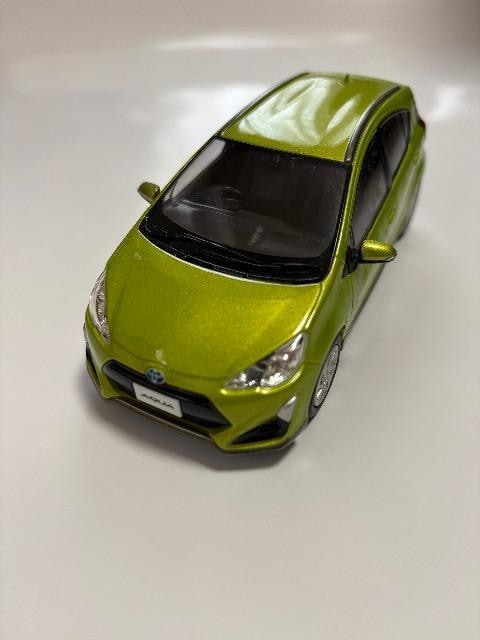 TOYOTA AQUA @P^30 tgpflesh Green fB[[񔄕i  zr[ 