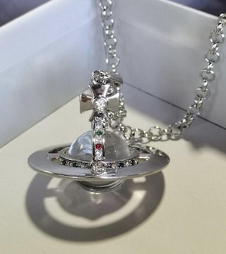 Vivienne Westwood X[I[u