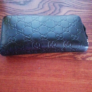 GUCCIEhzKi