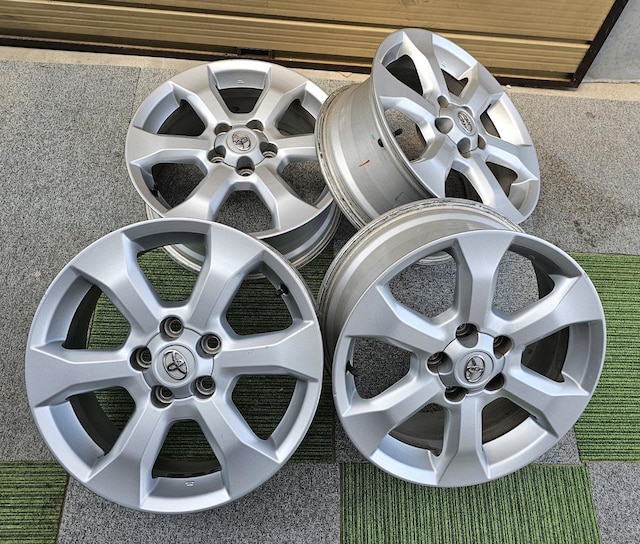 TOYOTA @K[hA~zC[17C`7J +45 PCD114.3 5 zC[̂4{Zcg@K[h C  /oCN