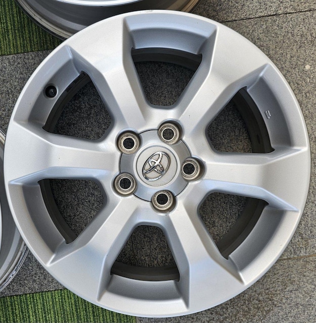TOYOTA @K[hA~zC[17C`7J +45 PCD114.3 5 zC[̂4{Zcg@K[h C  /oCN