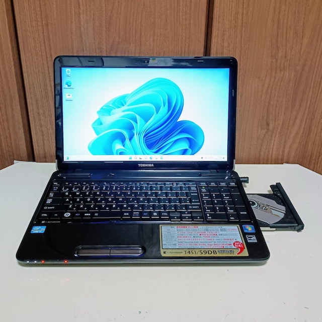 TOSHIBA dynabook Corei7 8GB SSD256GB WebJ u[C Windows11  PC{/Ӌ@ 