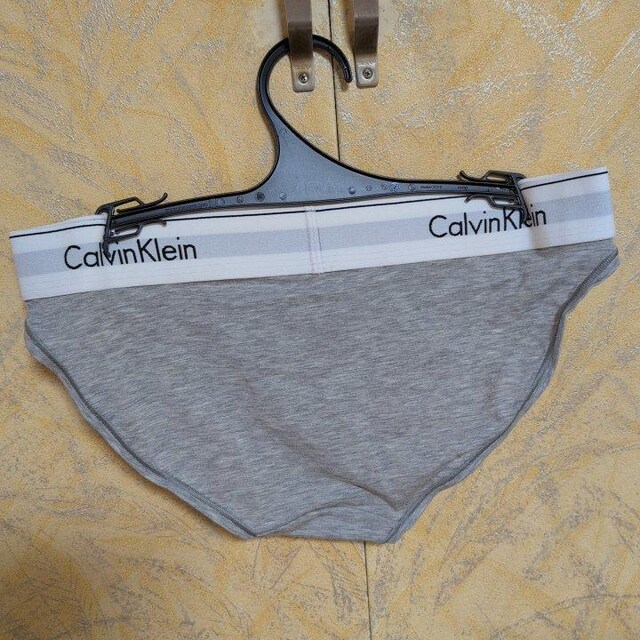 Calvin Klein O[ V[c S@ Vi^Ot  uh 