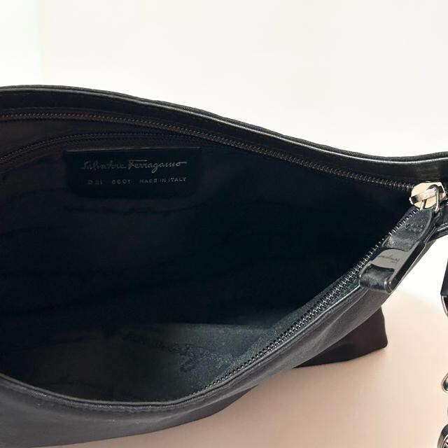 i Salvatore Ferragamo tFK @ `F[ iC V_[obO  uh 