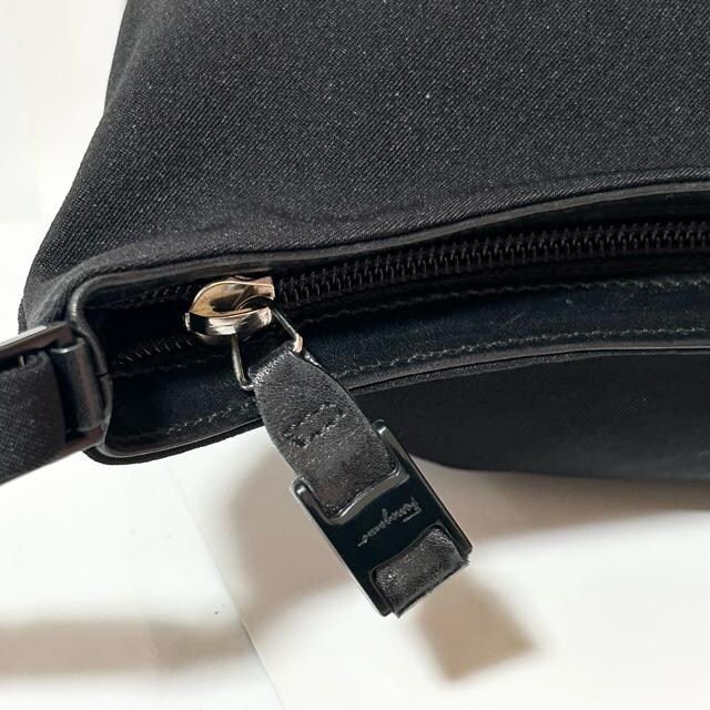 i Salvatore Ferragamo tFK @ `F[ iC V_[obO  uh 
