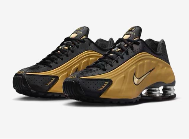 NIKE SHOX R4   uh 