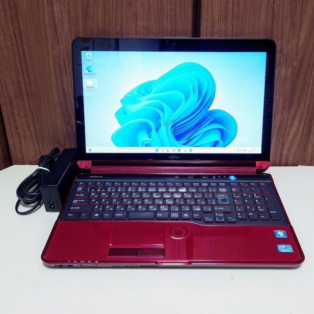 FUJITSU LIFEBOOK Corei7 16GB SSD512GB Bru-ray Windows11 WebJ  PC{/Ӌ@ 
