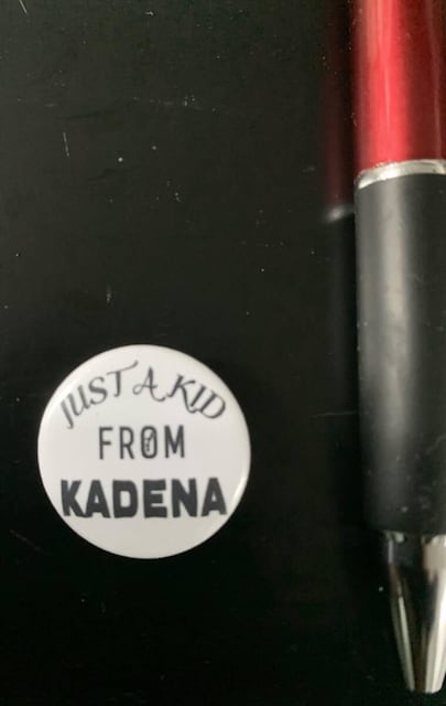 t@ HAISAI@OKINAWA LIFE Ȃ񂿂イ A KID FROM KADENA OKINAWAÎ[   Aj/R~bN/LN^[ 