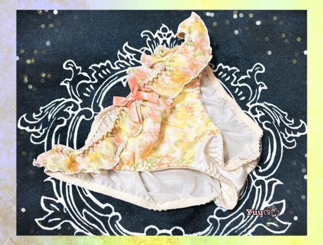 tutu anna//V-c 