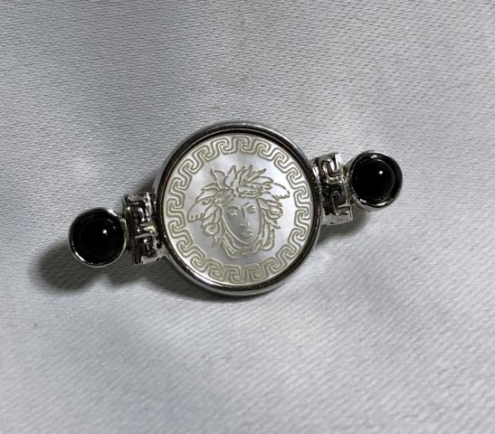美品 VERSACE ヴェルサーチ ヴェルサーチェ メドゥーサ シェル ブローチ 正規良 VERSACEヴェルサーチ ヴィンテージ メデューサロゴ