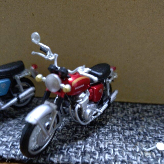 ~j`A@z_CB750 Zbg  zr[ 