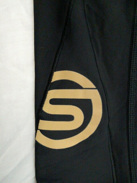 SKINS ^Cc A400 MX@MTCY  t@bV 