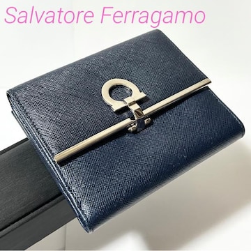 i Salvatore Ferragamo tFK K`[j U[ ܂ z lCr[