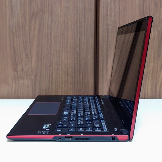 FUJITSU LIFEBOOK Corei7 8GB SSD256GB Office2024 Excel Word J  PC{/Ӌ@ 