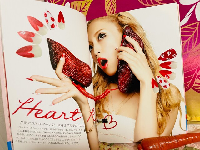 l肠ݏ̃lC{@AYU HEART NAIL BOOK  ^gObY 