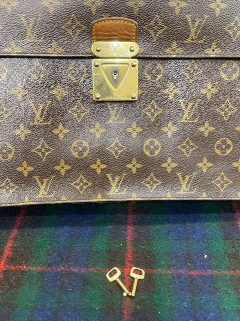 yKizLOUIS VUITTON CBg |ghL} rWlXobO mO  uh 