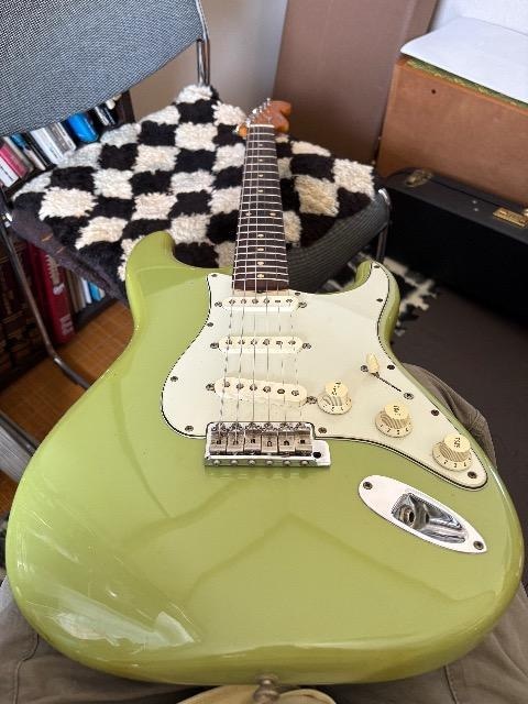 FenderUSAJX^Vbv}X^[O[hXggLX^[  zr[ 