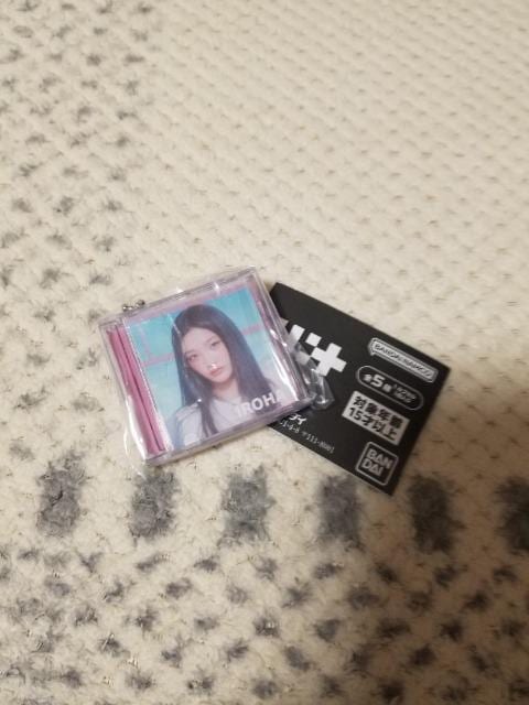 ILLIT  IROHA  Zbg  ^gObY 