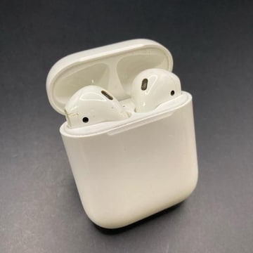  Apple  AirPods 񐢑