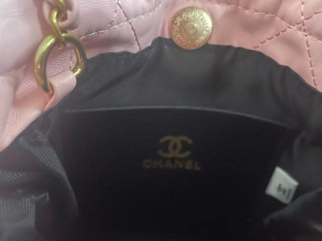 CHANEL Vl@22  obO  uh 