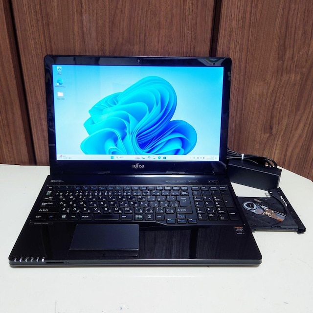 FUJITSU LIFEBOOK Corei7 16GB SSD512GB WebJ DVD Excel Word  PC{/Ӌ@ 
