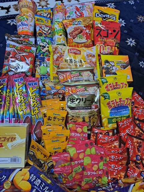 َq(^-^) 