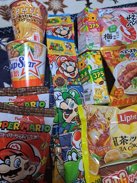 َq(^-^)