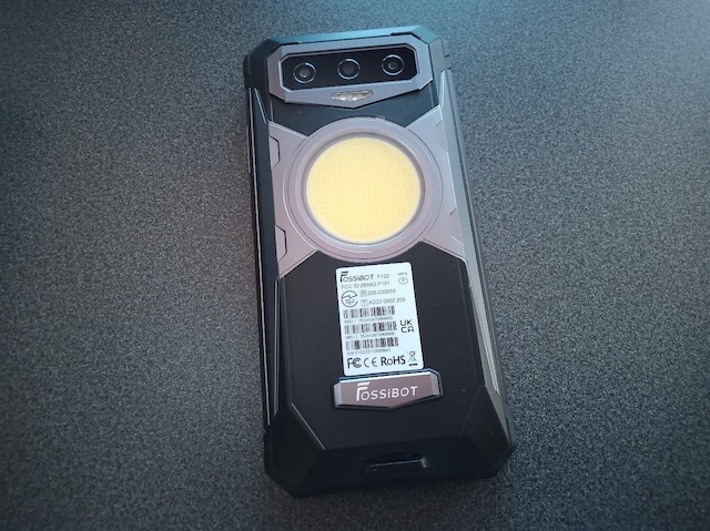 FOSSiBOT F102 聦  Ɠd/AV 