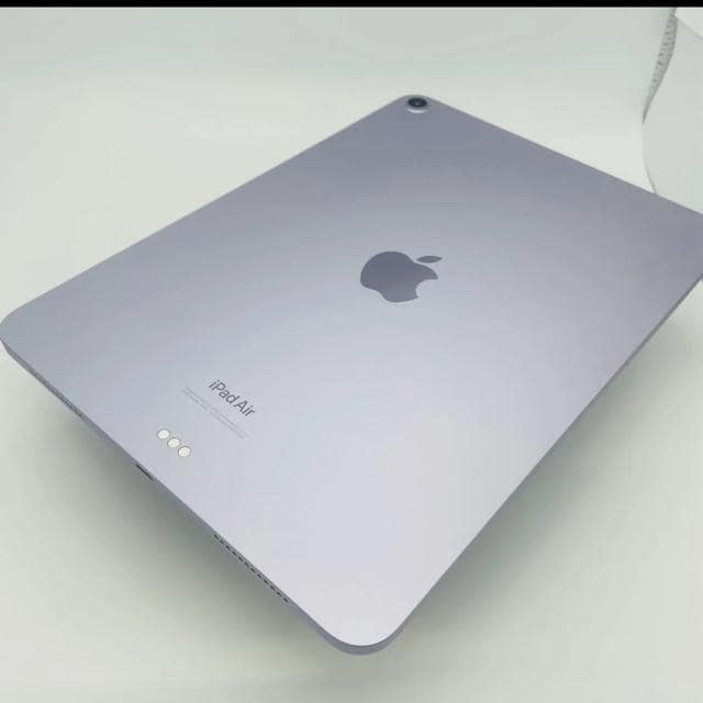 A 100% iPad Air 6 11C`@128GB Wi-Fi {  Ɠd/AV 