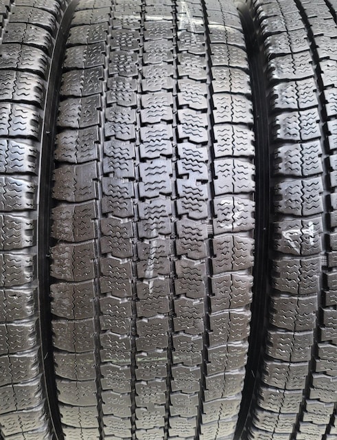 205/70R17.5 115/113L LT S{Zbg@TOYO TIRES DELVEX 2020N ^ gbN  /oCN