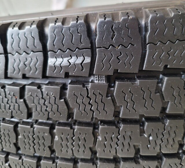 205/70R17.5 115/113L LT S{Zbg@TOYO TIRES DELVEX 2020N ^ gbN  /oCN