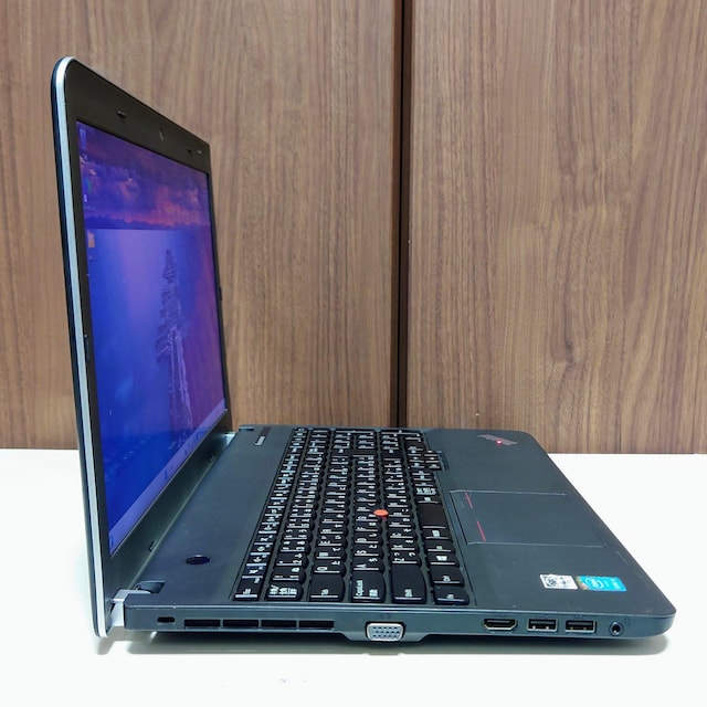 Lenovo ThinkPad Corei5 16GB SSD512GB Office2024 m[gp\R Win11  PC{/Ӌ@ 